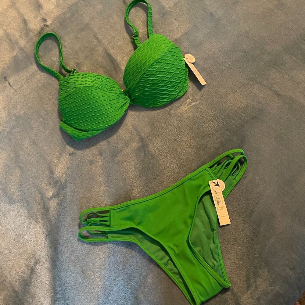 Victoria's Secret, (32C & XS) Bikini Mixed Media. Push up top & Brazilian Bottom